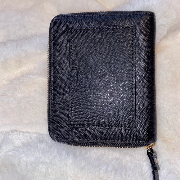 Lighty used kate spade wallet - Picture 3 of 4